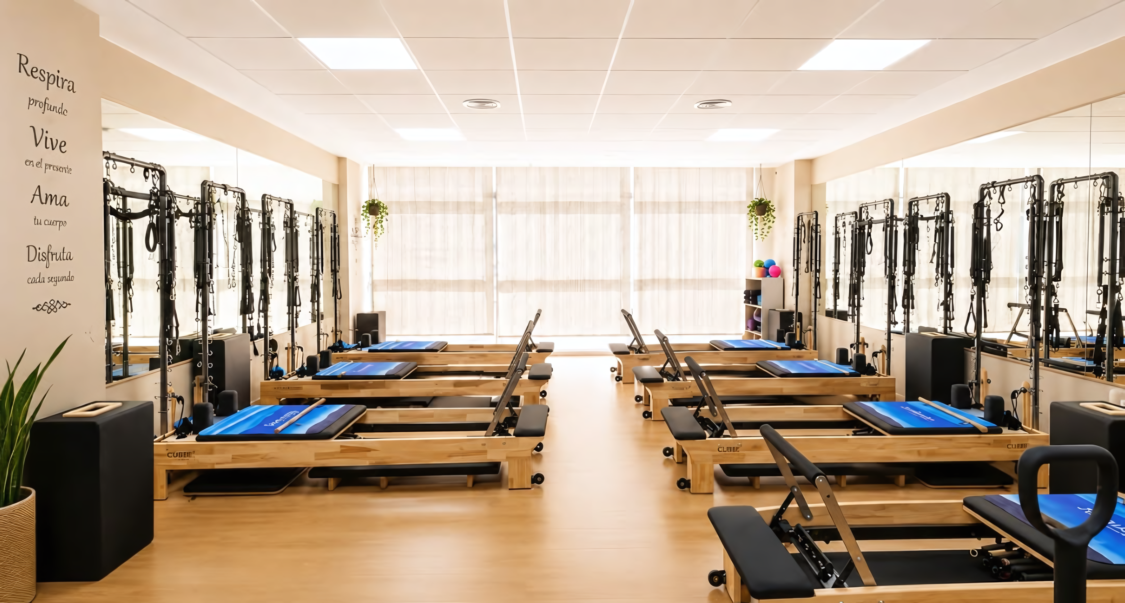 Sala principal de Pilates Reformer Serenity en Molina de Segura con 7 camas Reformer